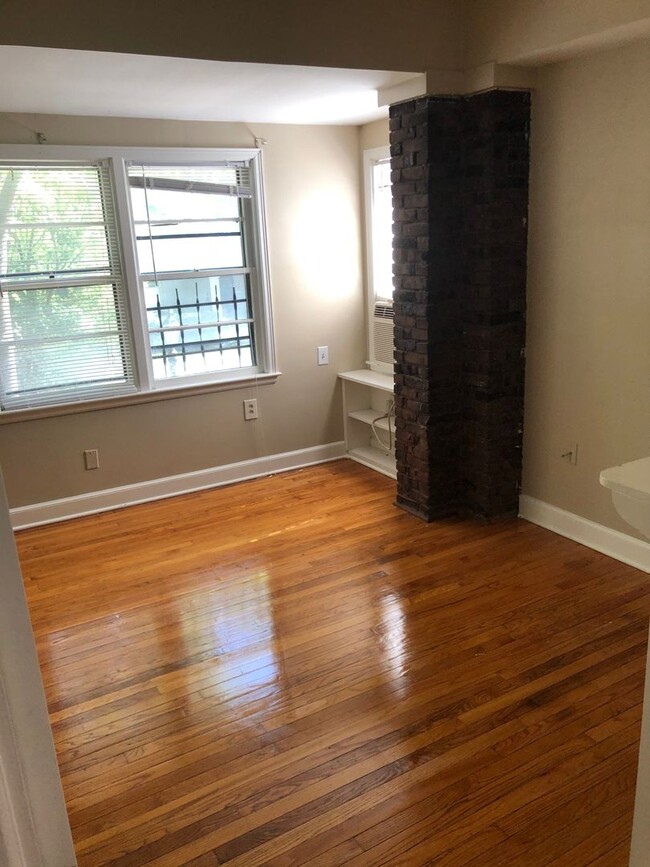 Building Photo - 1442 Vance Ave