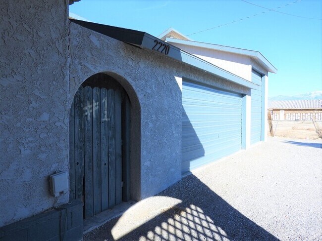 Building Photo - 2220 W Bell Vista Ave