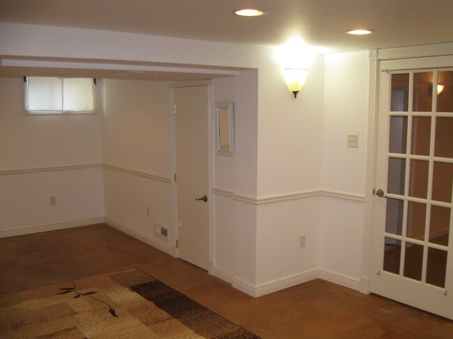 Building Photo - 9254 Sappington Rd