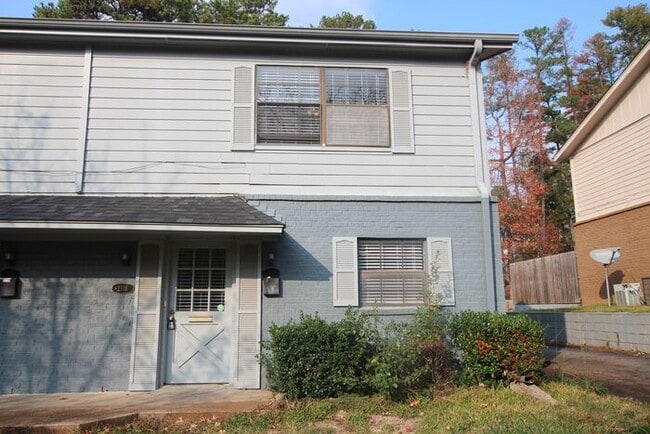 Building Photo - 3 Bedroom 2.5 Bathroom Townhome in Tyler TX!