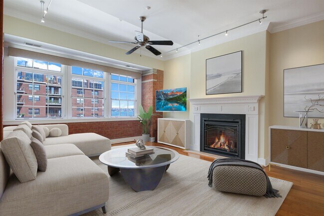 Primary Photo - 174 Washington St