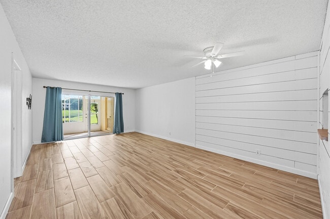 Building Photo - 2805 Casita Way