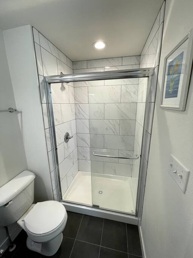 Building Photo - 922-940 Oak Street-SI ID1253107P