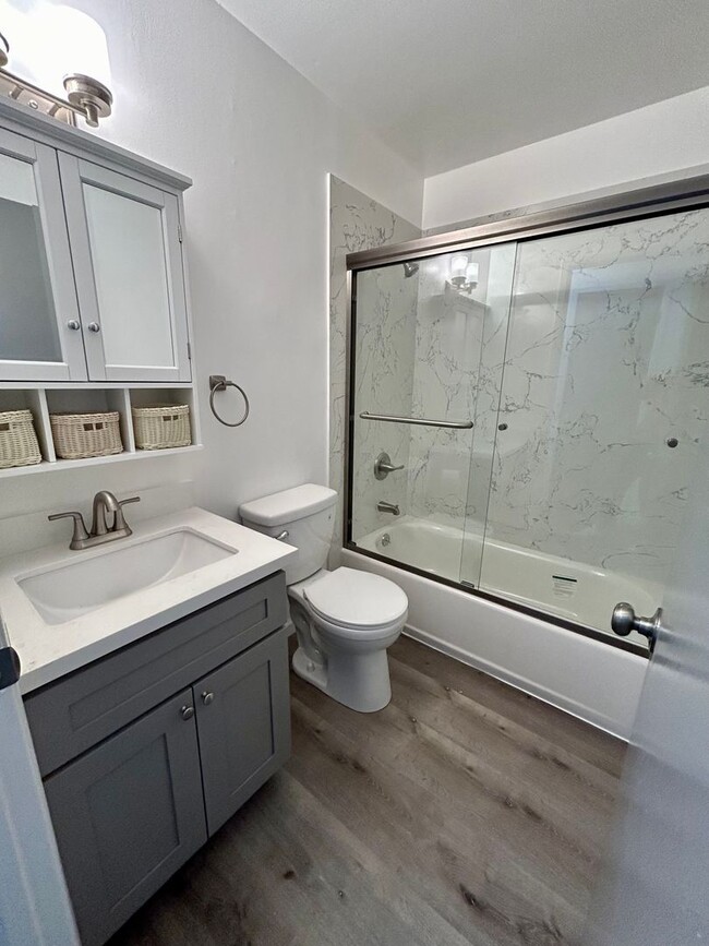 Building Photo - Updated Laguna Vista Condo!