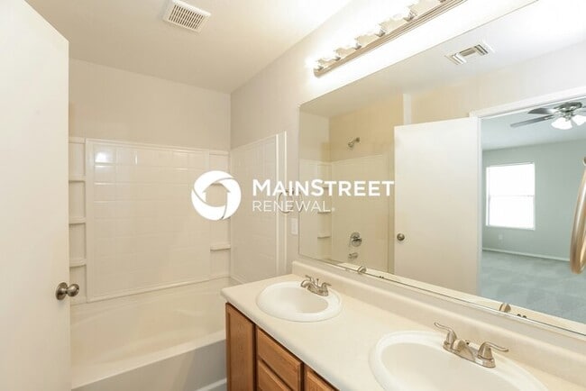 Building Photo - 3 Bedroom Pet-Friendly Home in Mesa, AZ wi...