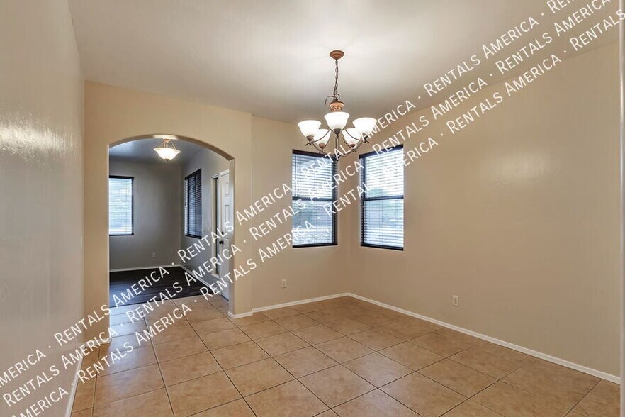 Building Photo - 10813 S Bear Table Tank Dr