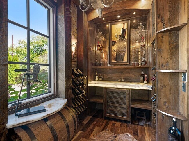 Building Photo - 3807 Harding Pl