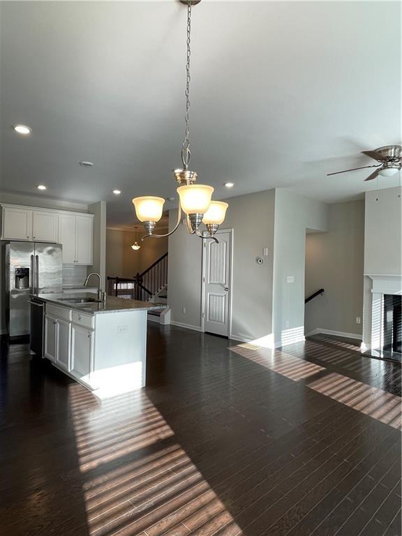 Building Photo - 581 Sunset Park Dr