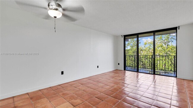 Building Photo - 13000 SW 92nd Ave