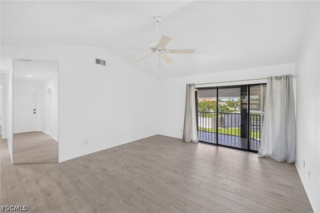 Building Photo - 4708 SW 8th Pl