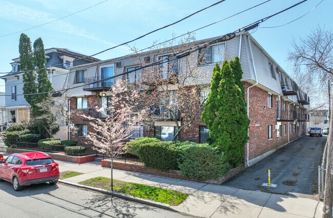 Building Photo - 20 Park St