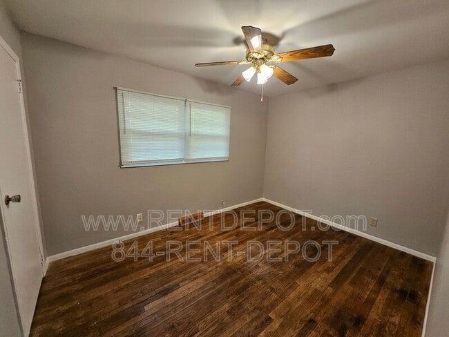 Building Photo - 2207 S Ruston Ave