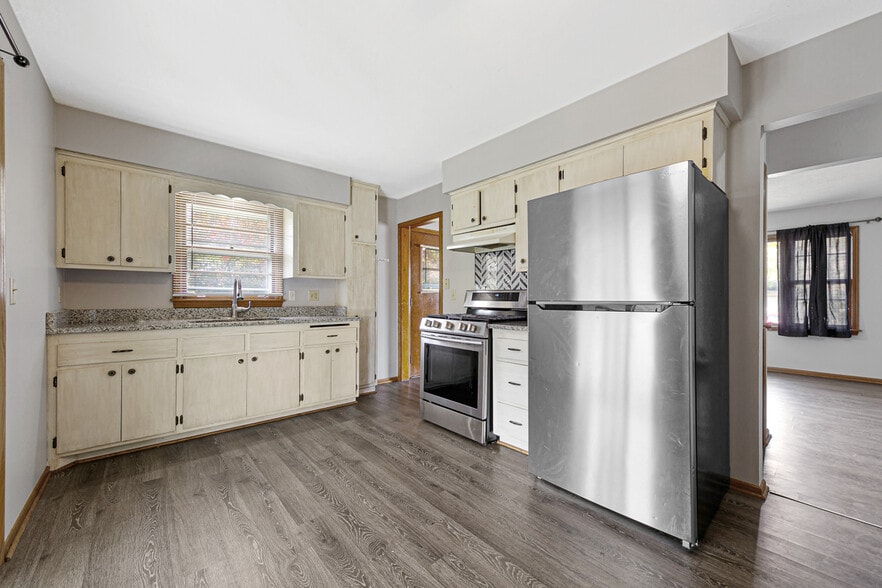 Kitchen - 7919 28th Ave N