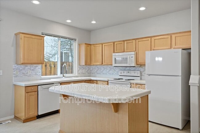 Building Photo - 17634 SW September Ln