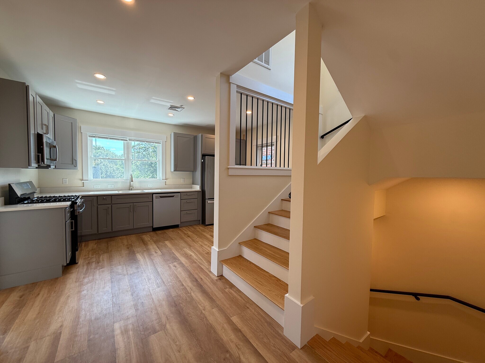 Building Photo - 14 Dorr St