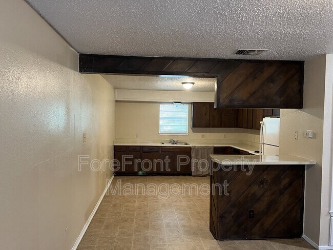 Building Photo - 105 Smith Ln