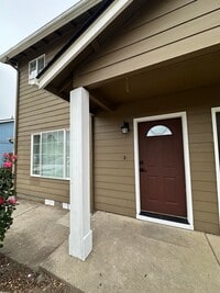 Building Photo - Rockingham Duplex- Northeast Salem