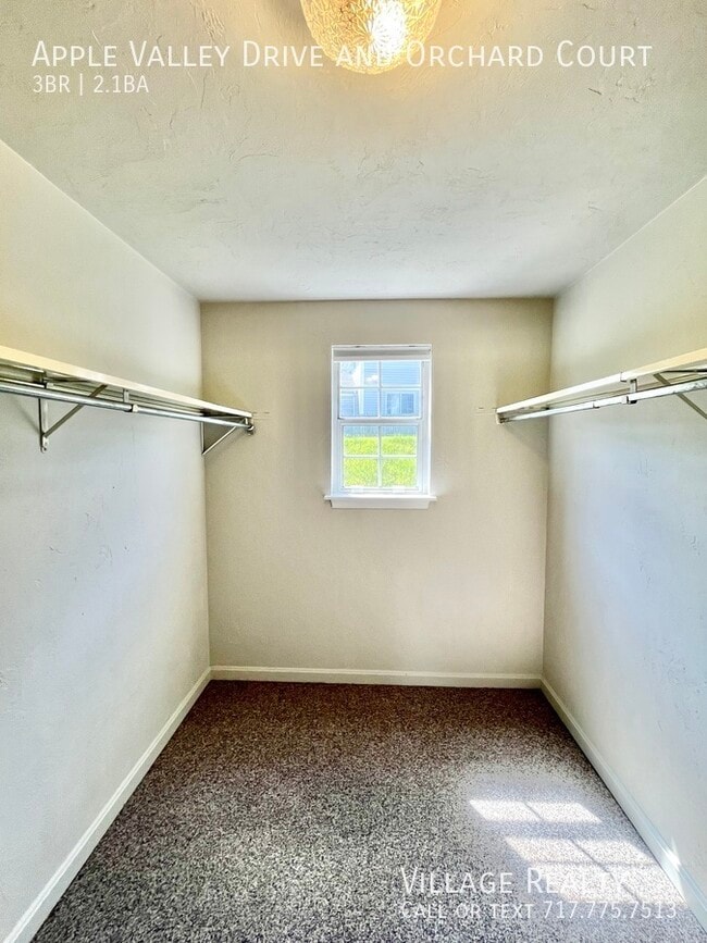 Building Photo - 710 Apple Valley Dr