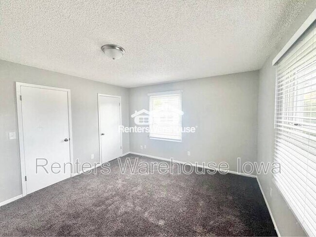 Building Photo - 2112 E Caulder Ave