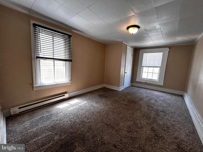 Building Photo - 308 S Raleigh St