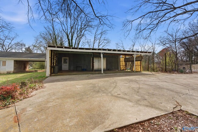 Building Photo - 2909 6th Ave SW