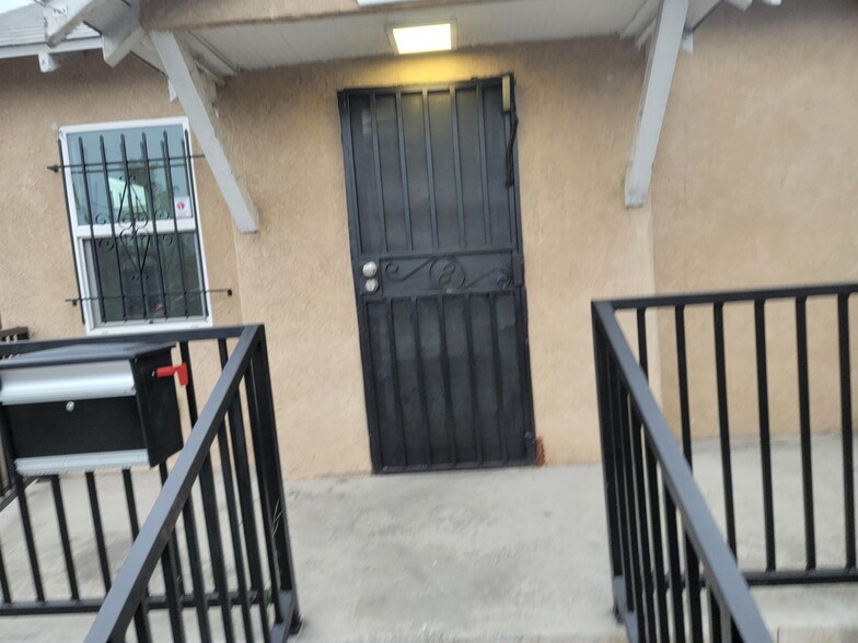 Front of house - 1929 Vesta St