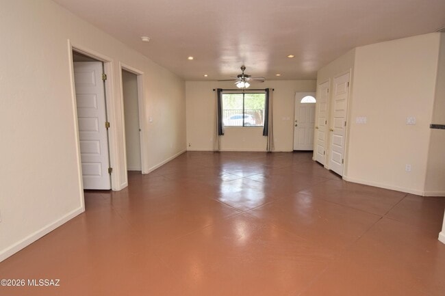 Building Photo - 203 S Cherry Ave