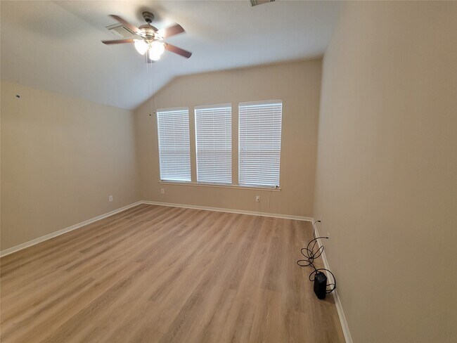 Building Photo - 15126 Summer Sunset Dr