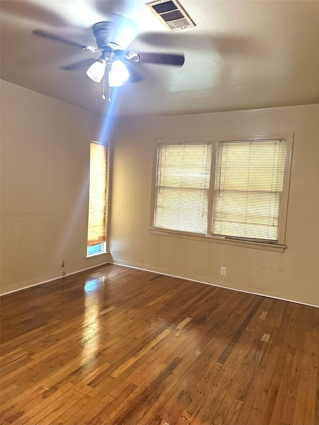Building Photo - 4849 Larkspur St