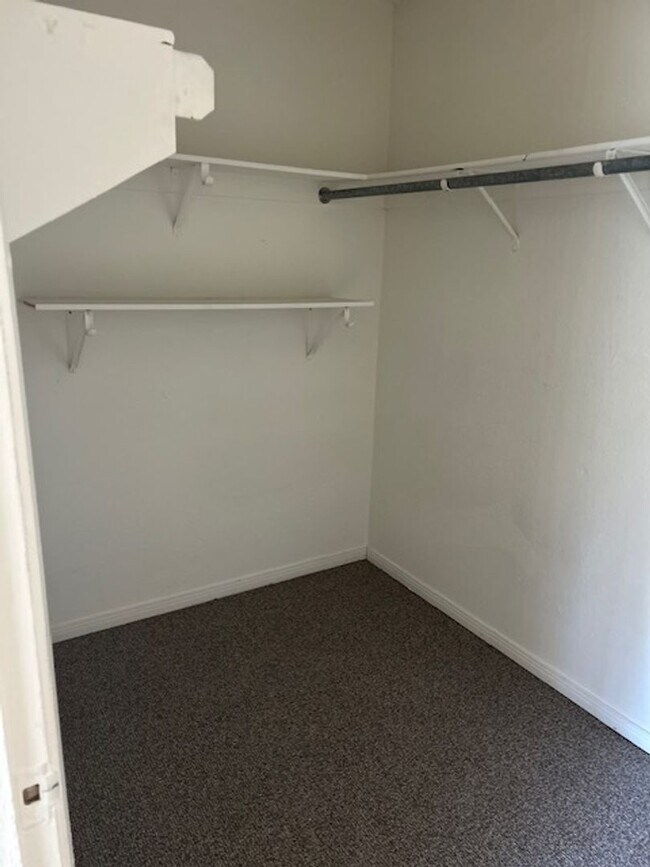 Building Photo - 267Amar