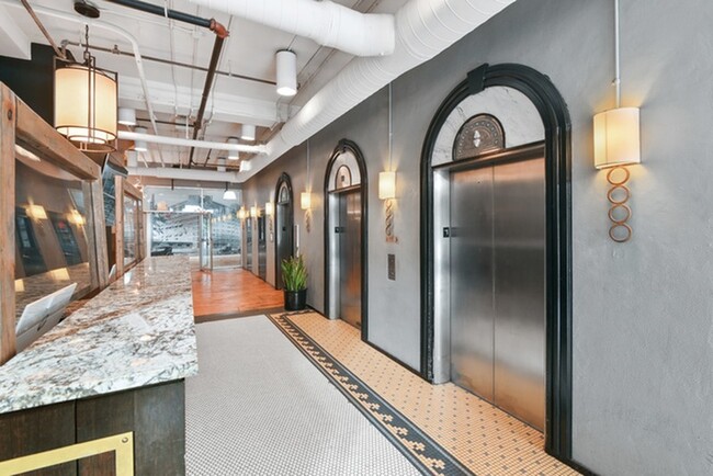 Building Photo - South Side on Lamar