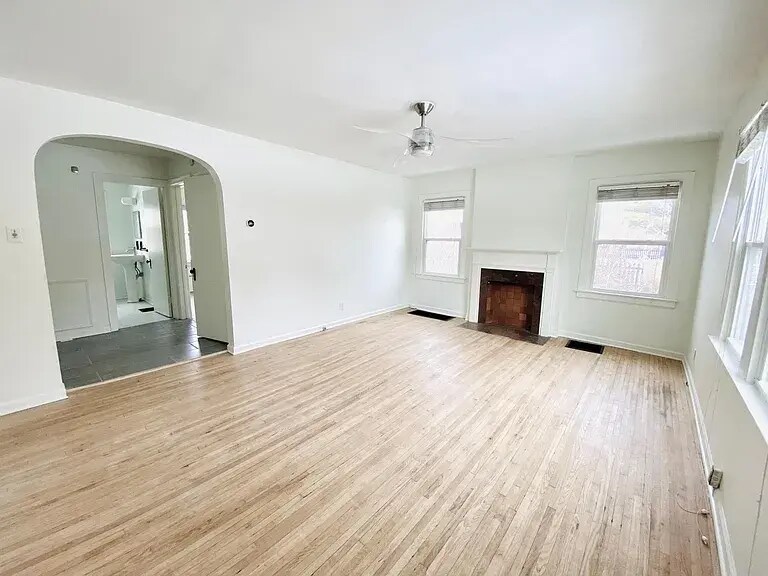 Building Photo - 1205 S Washington Ave