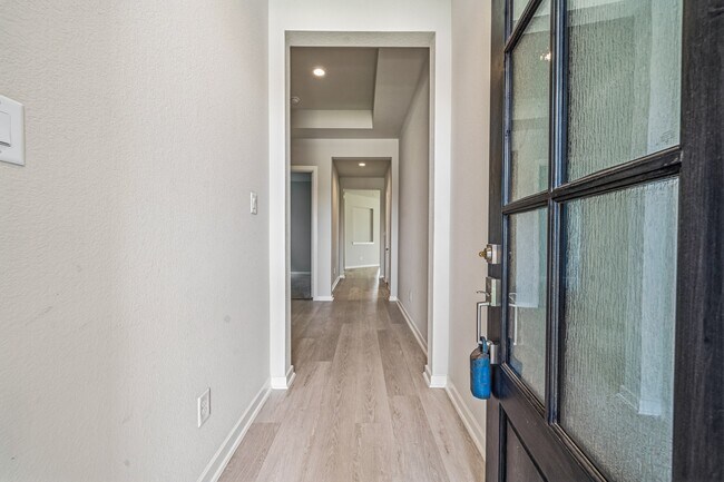 Building Photo - 7623 Coral Lk Dr