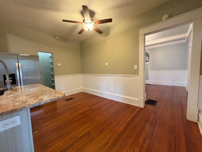 Building Photo - 500 S Eola Dr