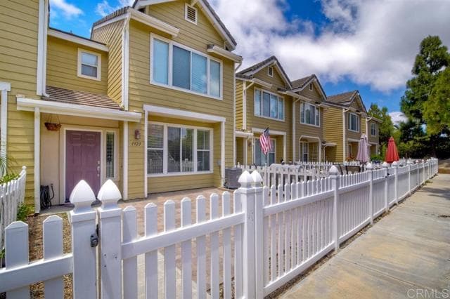 Building Photo - 1323 Statice Ct