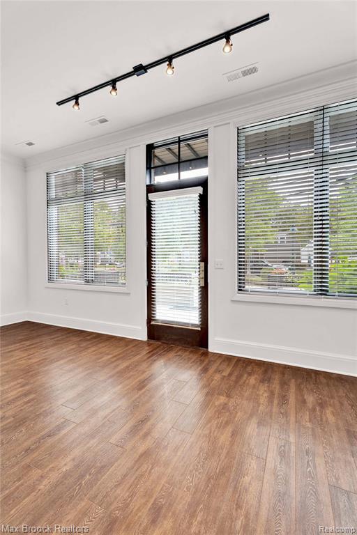 Building Photo - 431 S Eton St