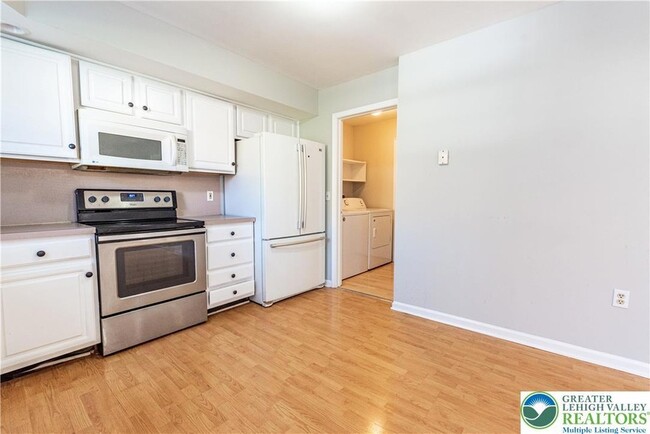 Building Photo - 2657 Tamlynn Ct