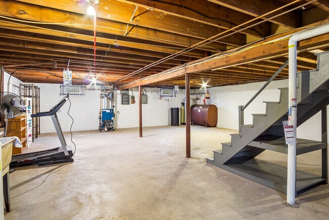 Building Photo - 413 Watson Ave