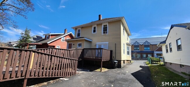 Building Photo - 52 Davis St