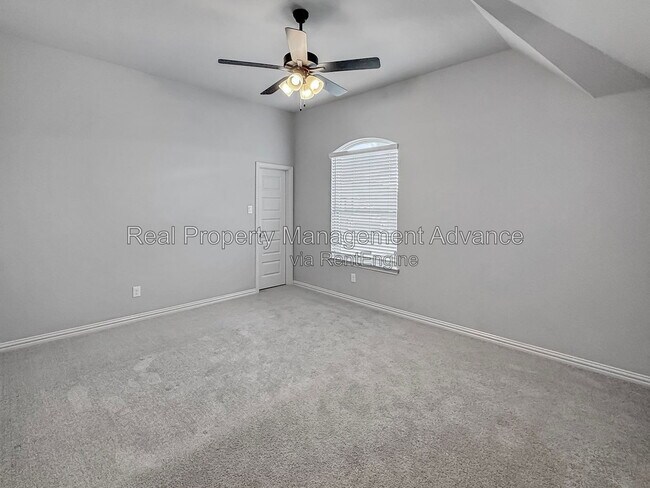 Building Photo - 308 Winding Creek Ln