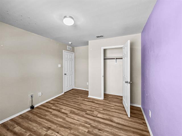 Building Photo - 5841 Mirror Ridge Dr