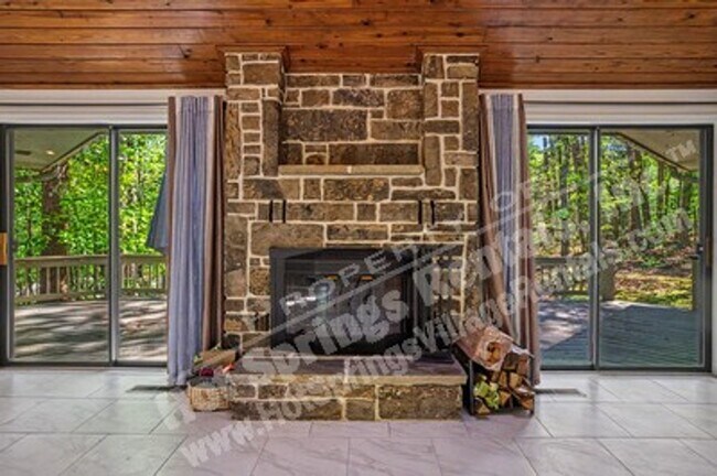 Building Photo - West Gate Area |Home |Unfurnished