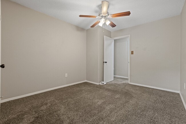 Building Photo - 5 Rocky Top Cove