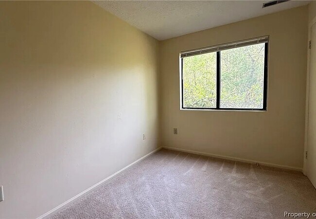 Building Photo - 4002 Governors Square