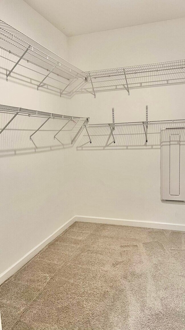 Building Photo - 2766 Hilliard Dr