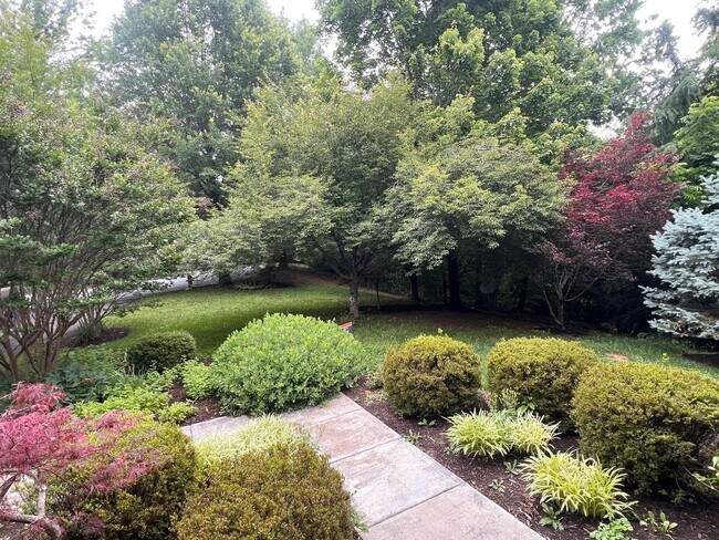 Building Photo - 5920 Nicolet Ct
