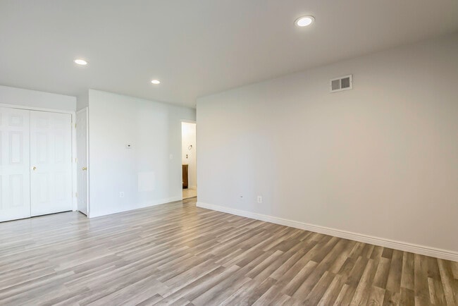 Building Photo - 30078 W 12 Mile Rd