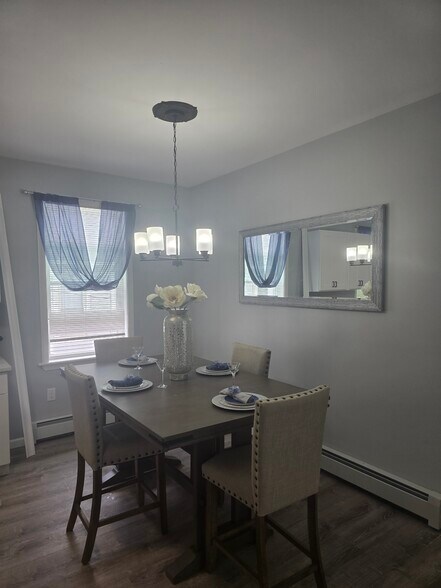 Building Photo - 32 Homestead Ave