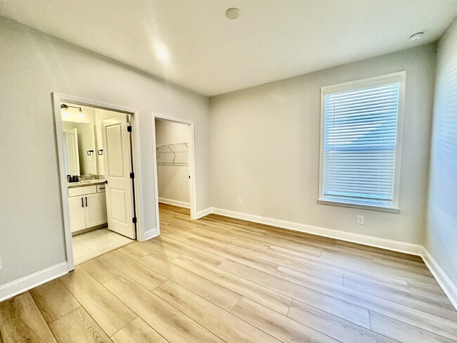 Building Photo - Spacious New Home in Sun City!