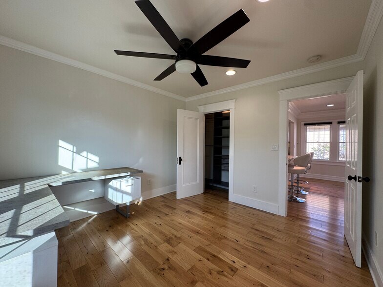 Building Photo - 1763 W 39th St